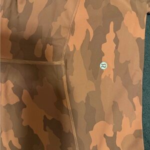Lululemon Pink Camo Leggings - 28 inseam
